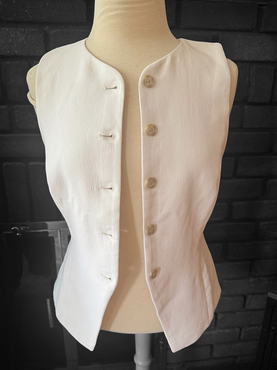 Wilfred Tops - Wilfred Cream Sleeveless Button-Front Vest Top size 8 used once